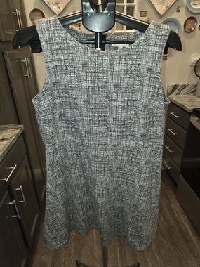 Lila Rose Black & White Textured Sleeveless Midi Dress